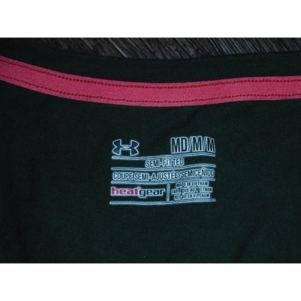 Under Armour HeatGear Camo Olive Green V Neck‎ Semi Fitted Top - Picture 2 of 5